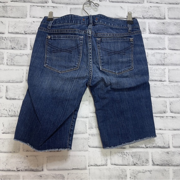 Gap Limited Edition Cut Off Low Rise 10”Bermuda Jean Shorts 24/0 - Picture 2 of 8